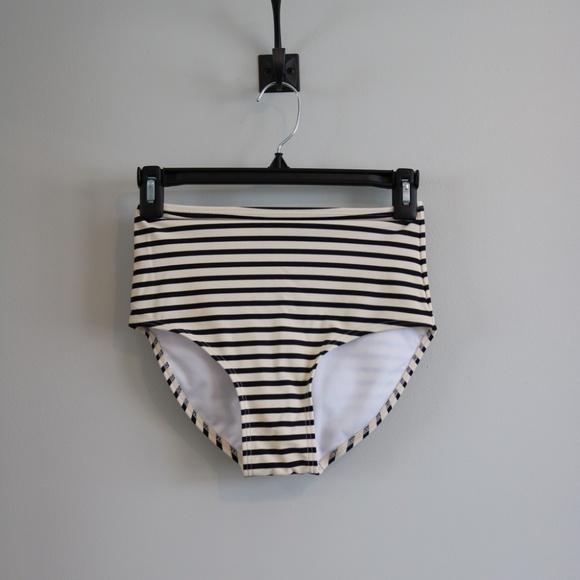 DM Tankini Set with High-Waisted Bottoms - Picture 3 of 7